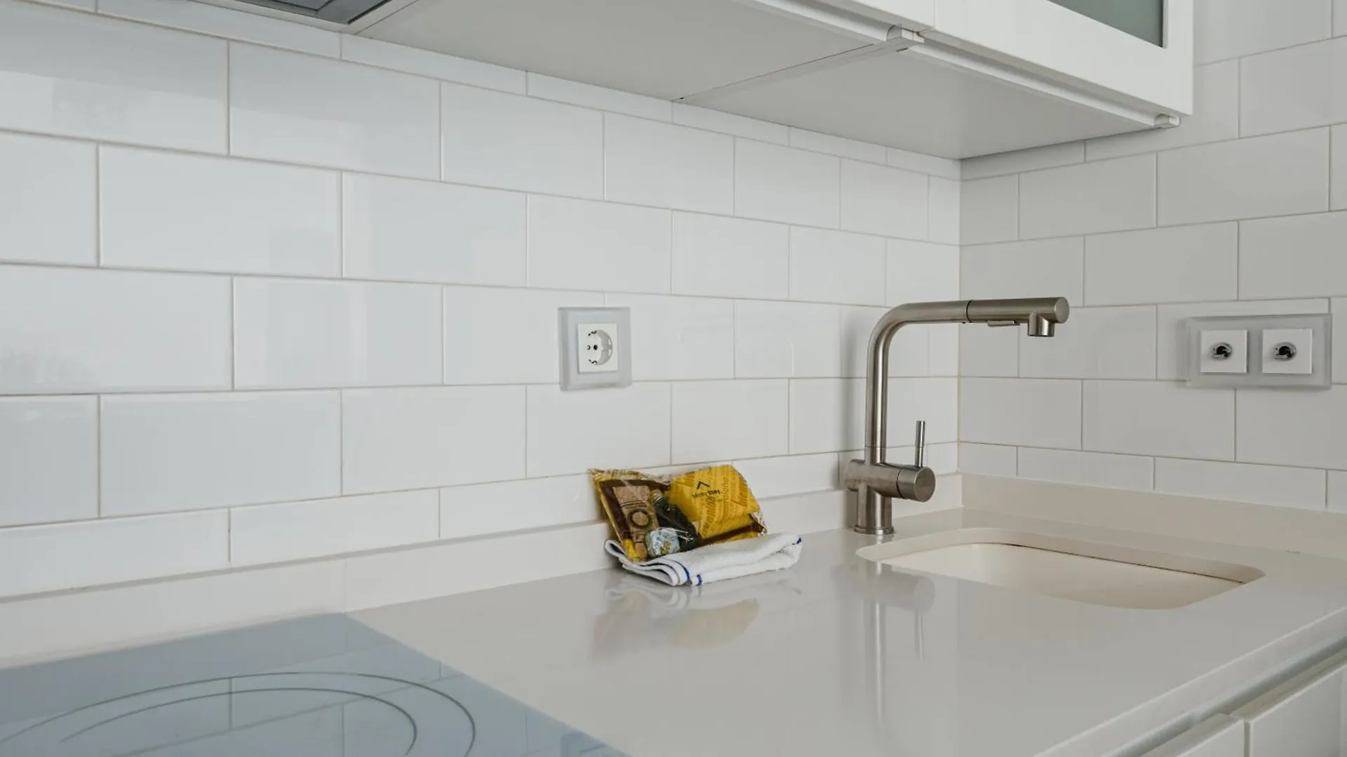 Modern And Functional In Sierpes Sevilla Centro Apartment
