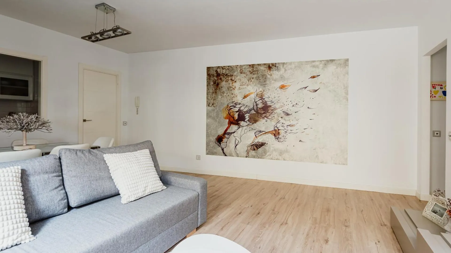 Modern And Functional In Sierpes Sevilla Centro Apartment Seville
